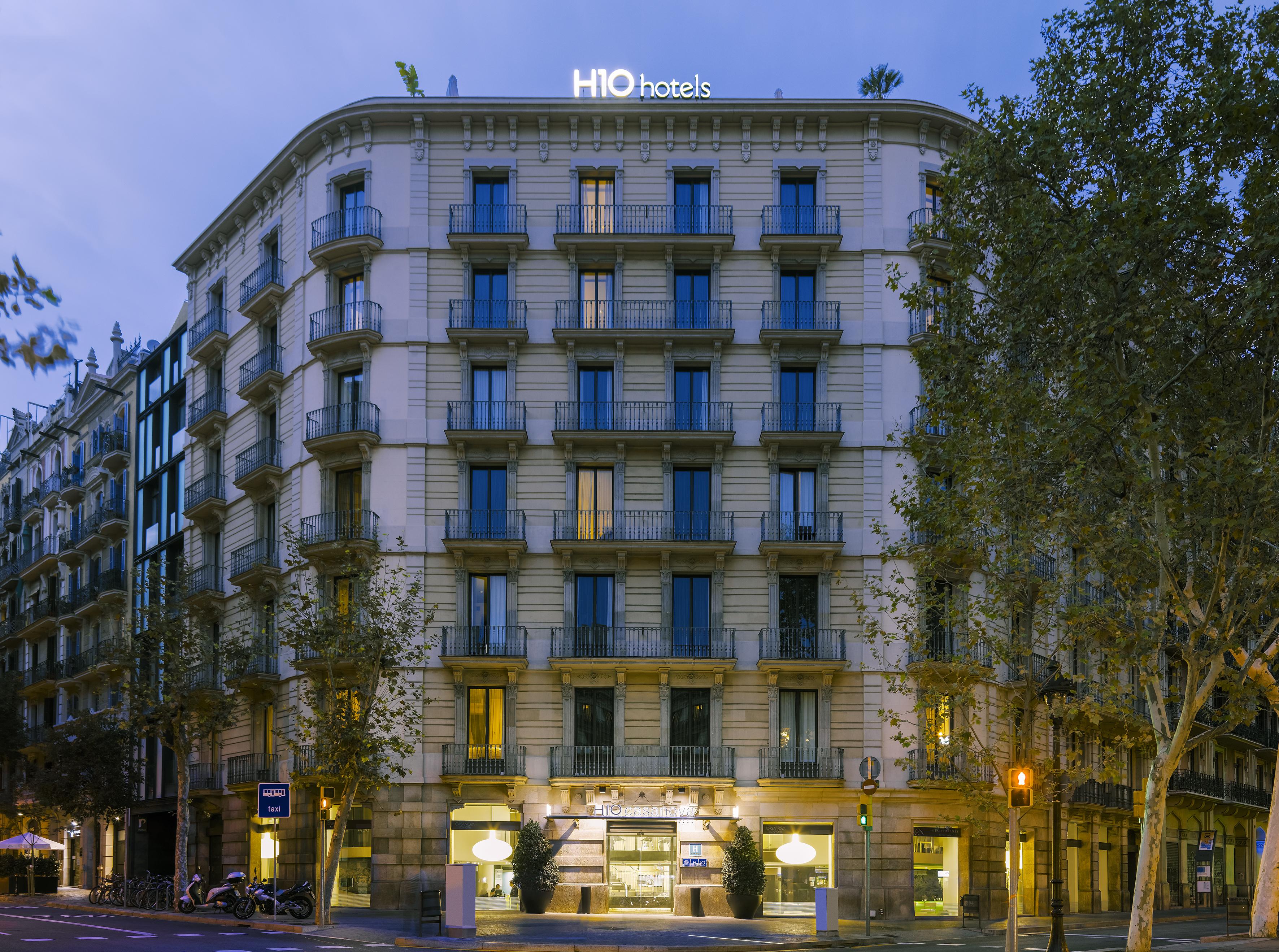 Готель H10 Casanova Барселона Екстер'єр фото
